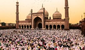 crowd-of-people-gathering-near-jama-masjid-delhi-2989625